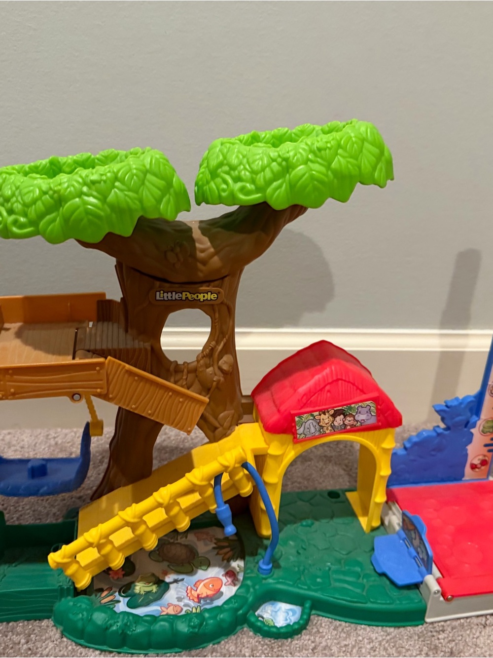 Fisher Price Little People Animal Sounds Zoo Treehouse Playset